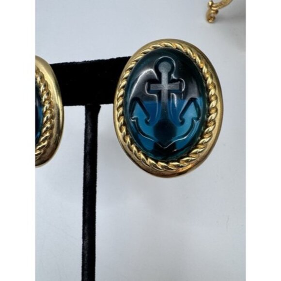 TRIFARI TM Blue Cabochon Earrings Elegant Oval Clip On Acrylic Anchor Design - Picture 6 of 16